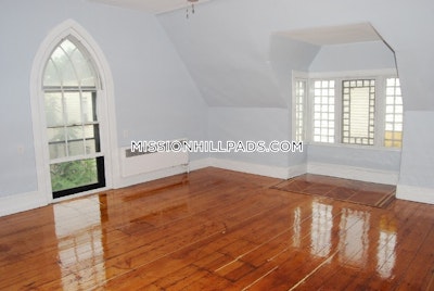 Mission Hill 5 Beds 3 Baths Boston - $8,800