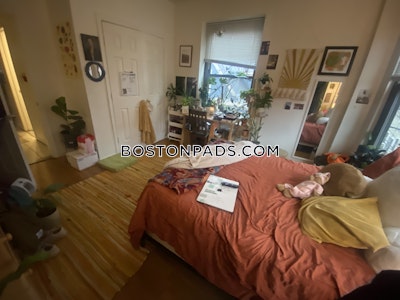 Mission Hill 3 Beds 1 Bath Boston - $4,100