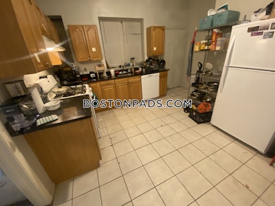 Mission Hill 3 Beds 1 Bath Boston - $4,100