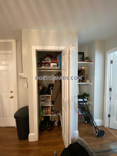 North End 3 Bed, 1 Bath Unit Boston - $4,275