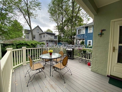 Somerville 6 Bed 2.5 Bath on Chetwynd Ave in SOMERVILLE  Tufts - $7,800