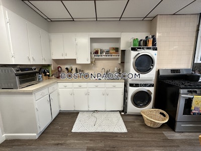 East Boston 2 Beds 1 Bath Boston - $2,775 No Fee