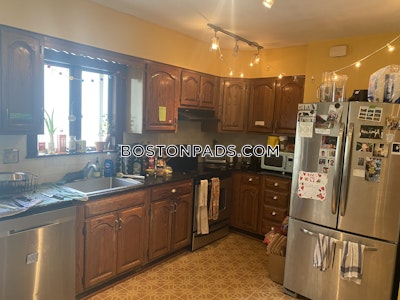 Somerville 5 Beds 2 Baths  Tufts - $7,800