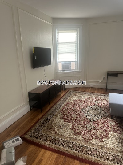 Brookline 1 Bed 1 Bath  Coolidge Corner - $2,600