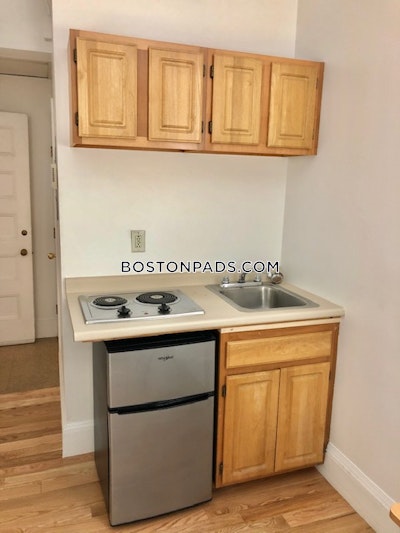 Brookline 0 Bed 1 Bath BROOKLINE- BOSTON UNIVERSITY $2,045  Boston University - $1,895 No Fee