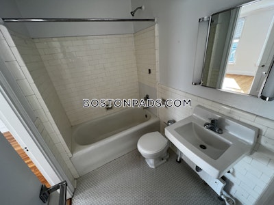 Brookline 1 Bed 1 Bath BROOKLINE- COOLIDGE CORNER $3,453  Coolidge Corner - $2,672