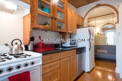 Fenway/kenmore This 2 Beds 1 Bath on Queensberry St has character... Boston - $3,700