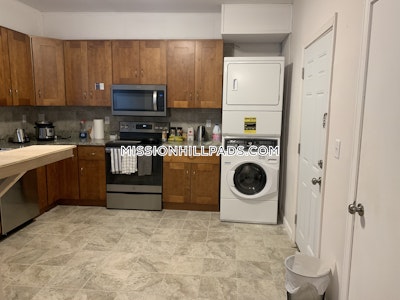 Mission Hill -STUNNING 3 BED AVAILABLE FOR 9/1! Boston - $3,850