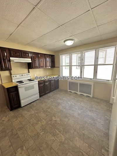 Medford 3 Beds 1 Bath  Tufts - $3,400